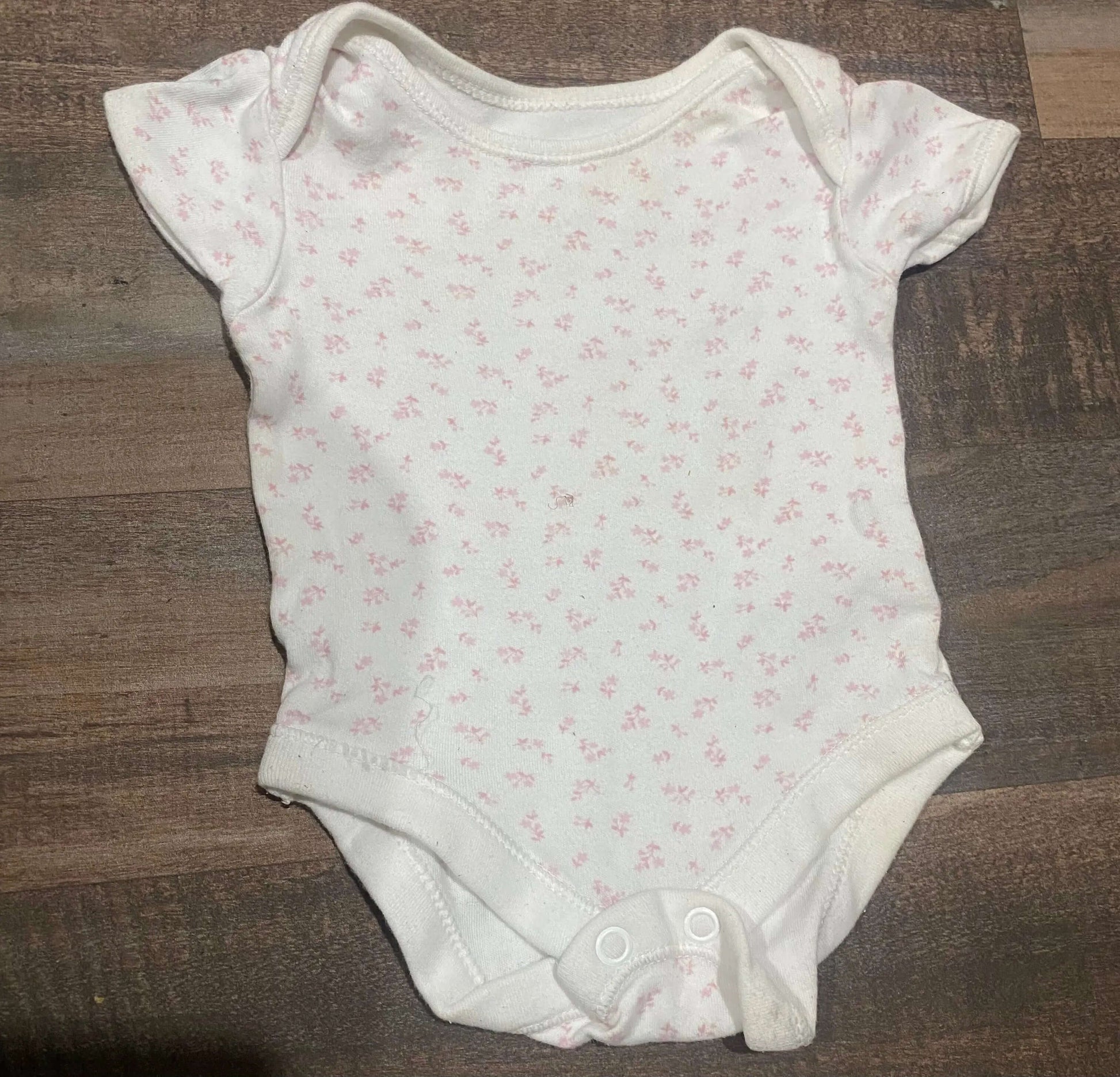 Thrift Body Suit -0-3 months La Mimz Beauty & Fashion Store