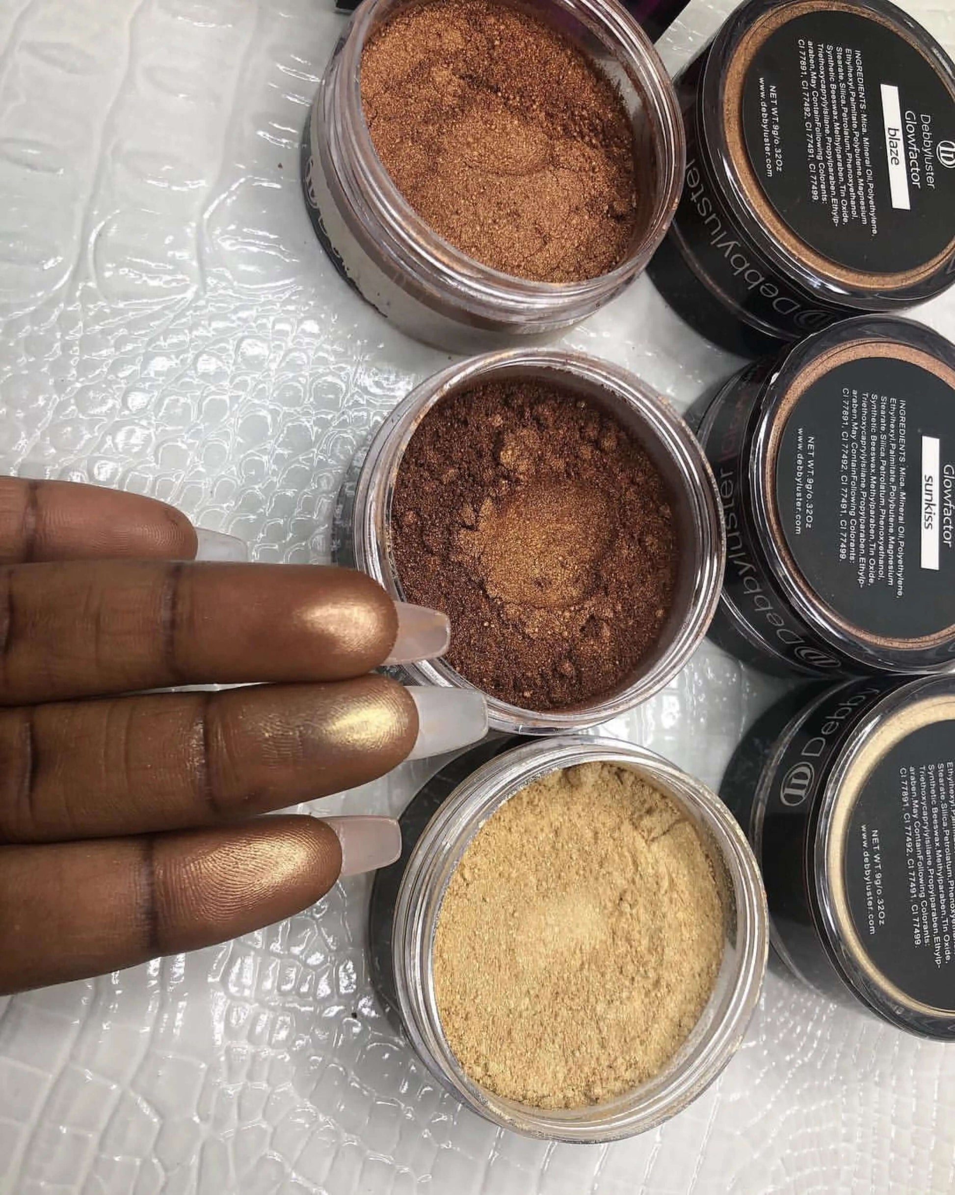 Debbyluster Loose Bronzer/Highlighter/Illuminator - La Mimz Beauty & Fashion Store