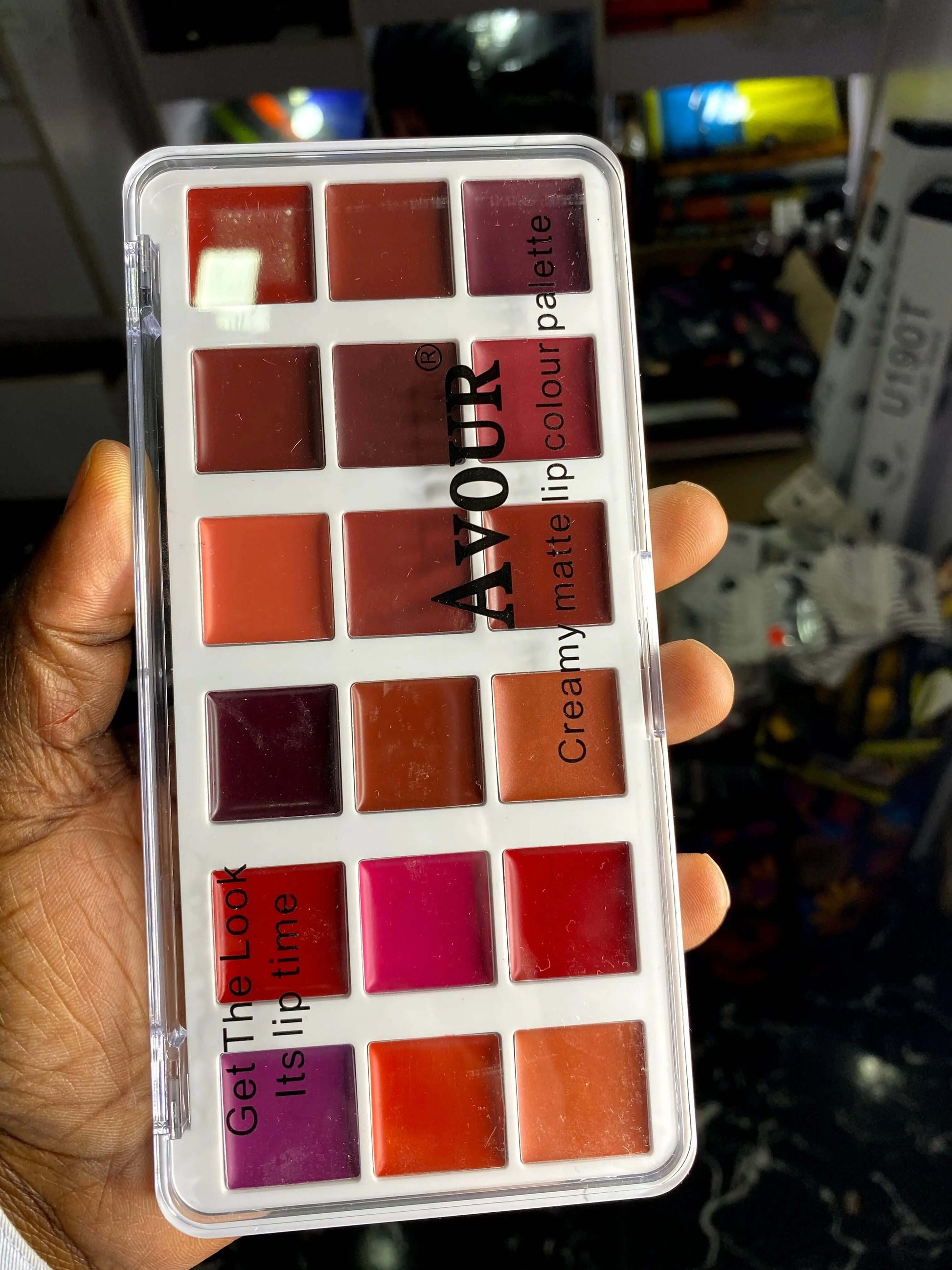 Avour Lipstick Palette - La Mimz Beauty & Fashion Store