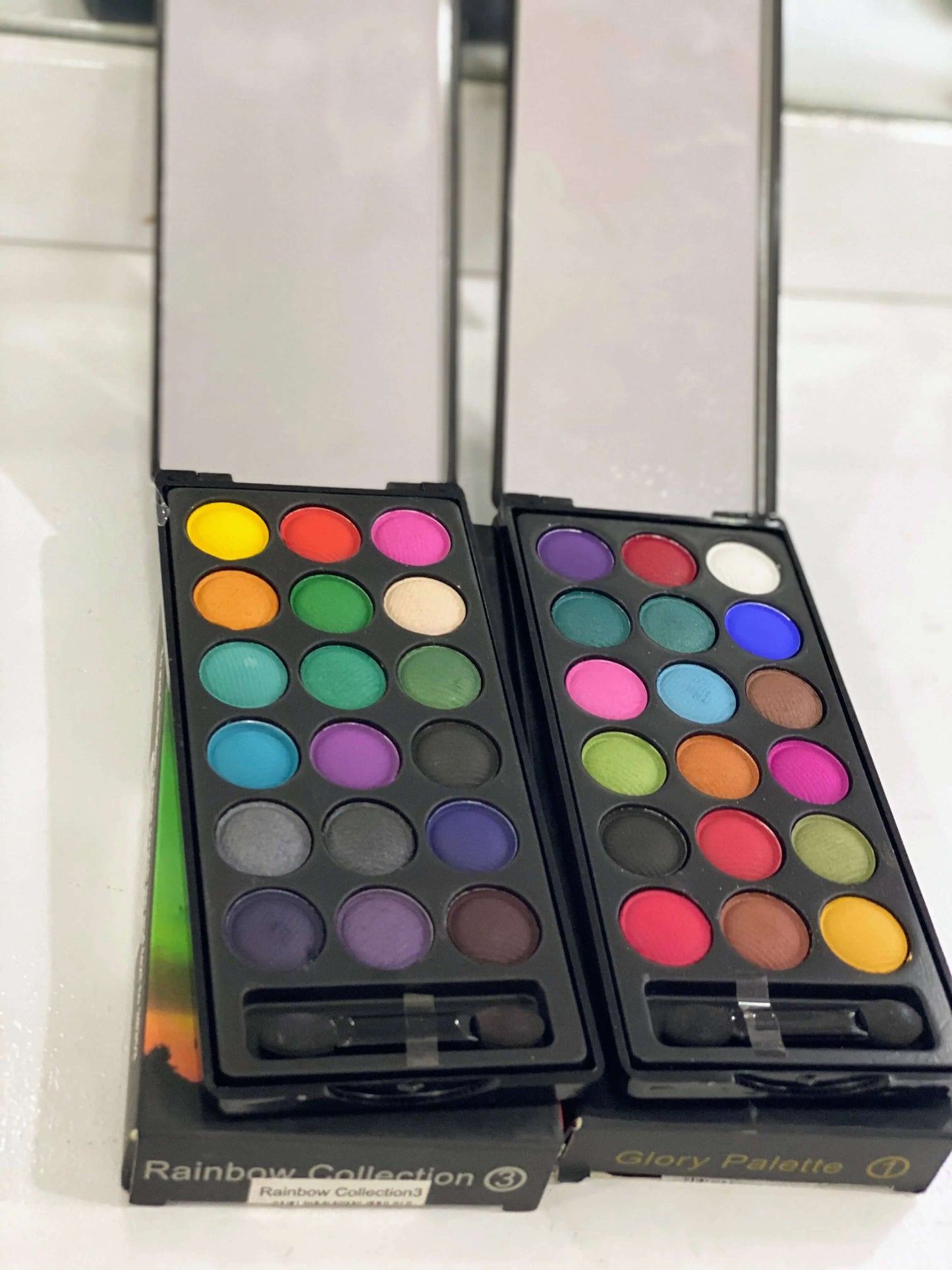 Classic 18 Pan Eyeshadow Palette - La Mimz Beauty & Fashion Store